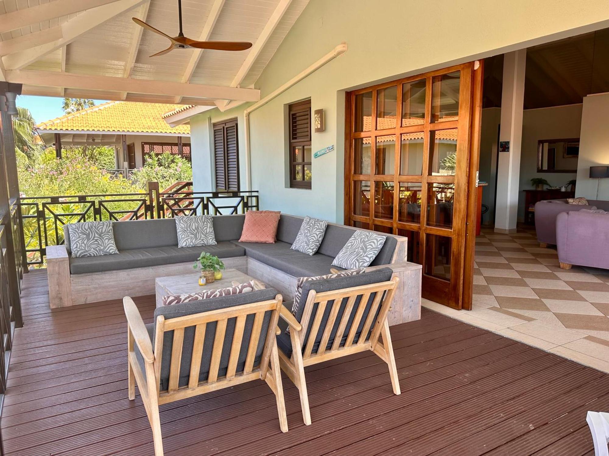 Blue Bay Beach Villas & Apartments Esterno foto