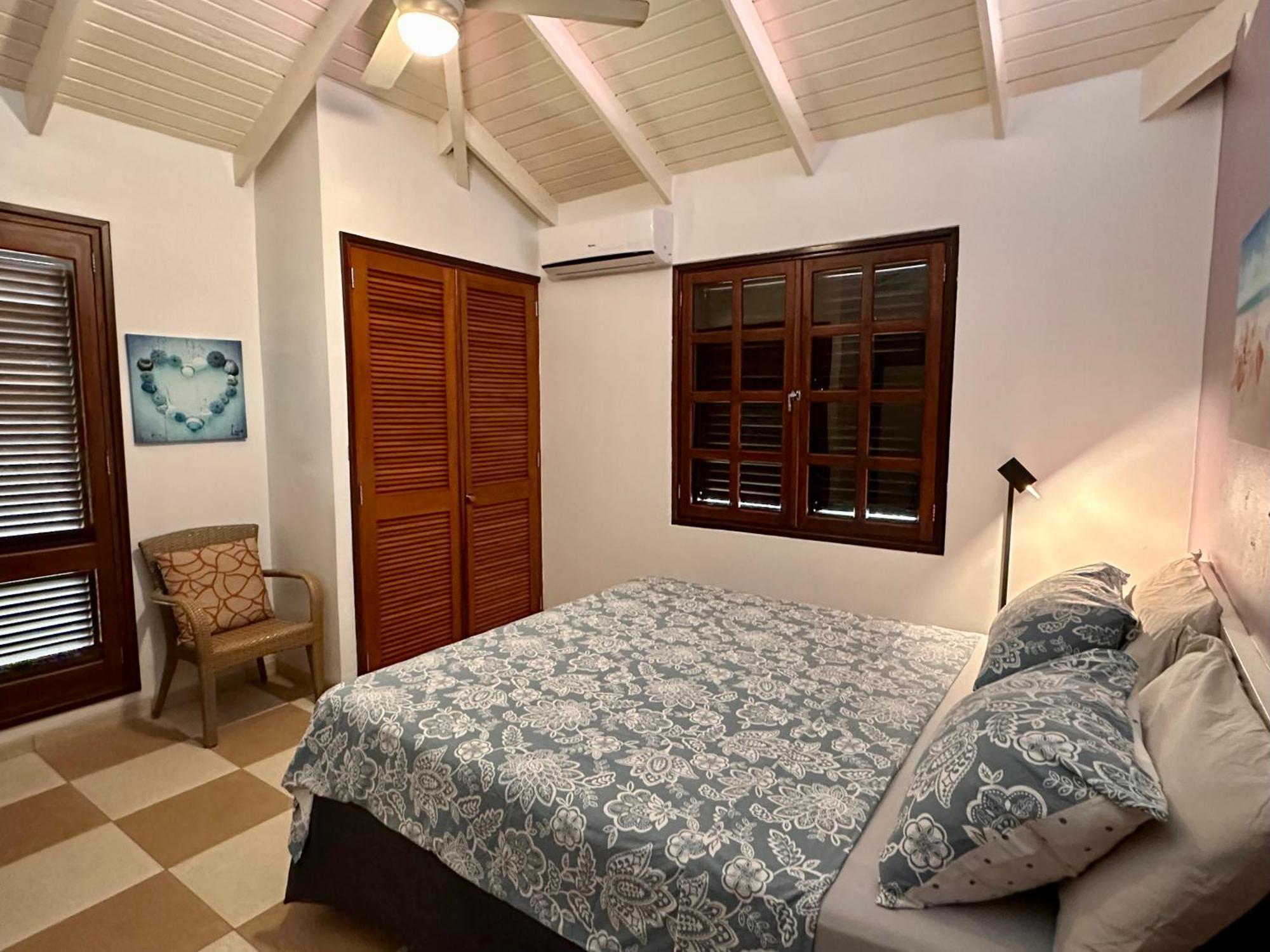 Blue Bay Beach Villas & Apartments Esterno foto